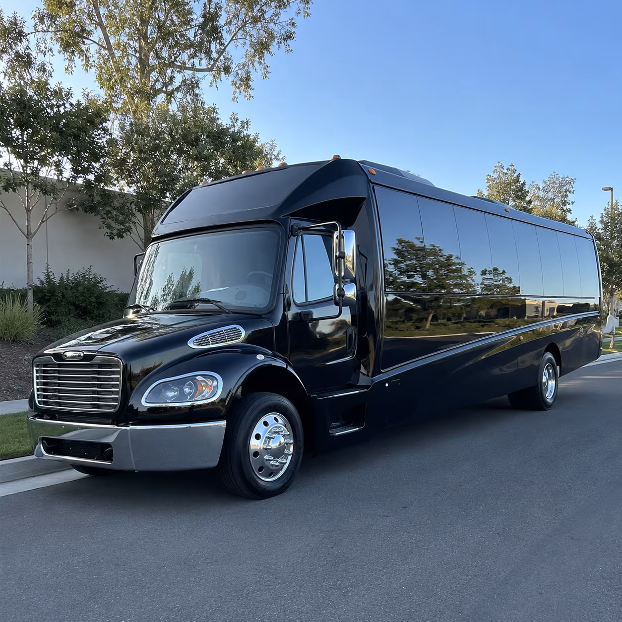 arvada 35 passenger minibus